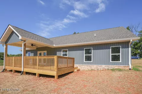 Exterior - 5145 Gregory Rd, Greenback, TN 37742 photo 7 of 8