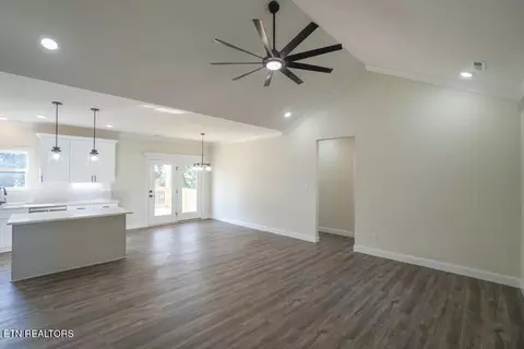 Living - 5145 Gregory Rd, Greenback, TN 37742 photo 1 of 6