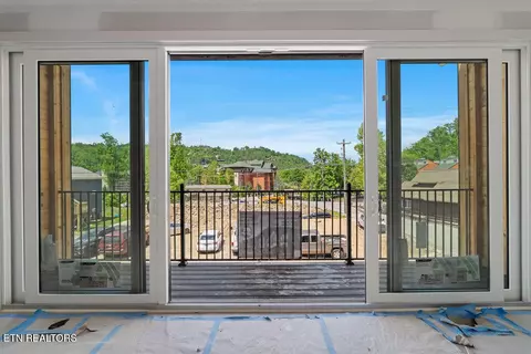 215 Circle Dr #7, Gatlinburg, TN 37738