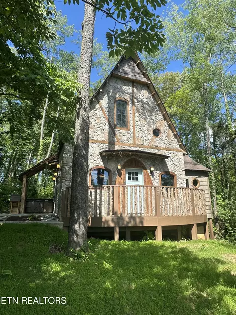 970 Douglas Dam Rd, Kodak, TN 37764