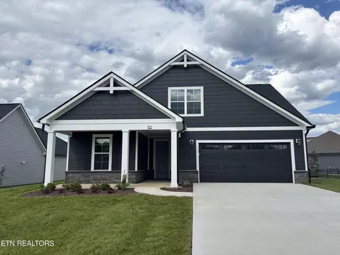 152 Honeysuckle Dr, Lenoir City, TN 37771