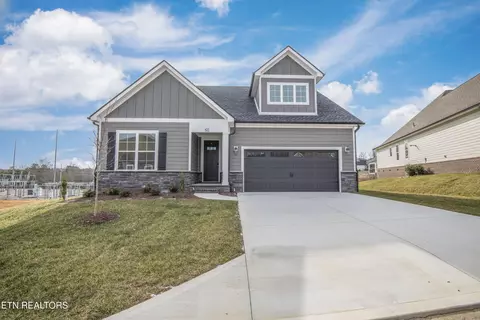 195 Trillium Tr, Lenoir City, TN 37771