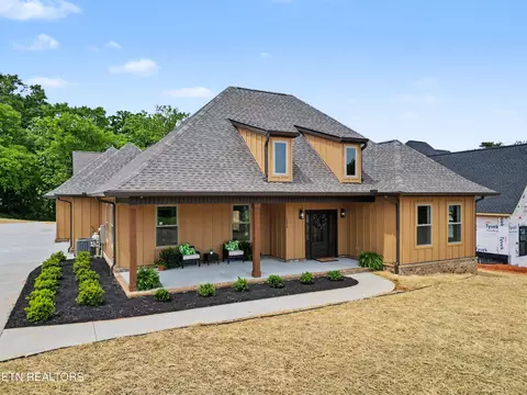 1247 Herbert Dr, Greenback, TN 37742