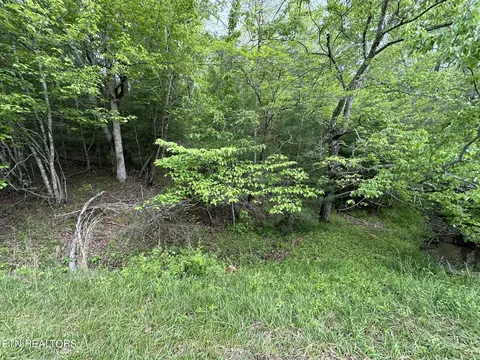 110 112 Forest Hill Dr, Crossville, TN 38558