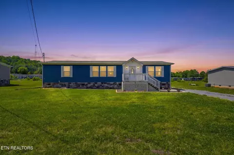 1463 Old Newport Hwy, Dandridge, TN 37725