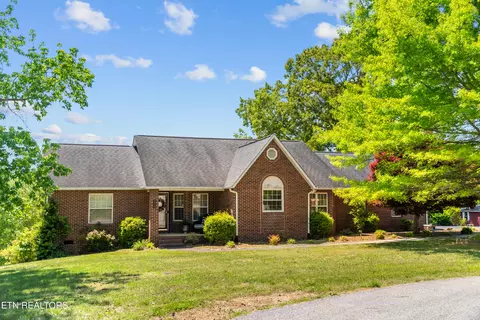 2415 N Pointe Cove Cir, Cookeville, TN 38506