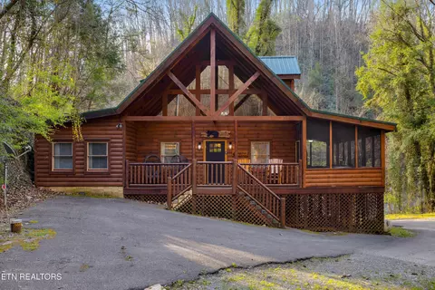 401 King Branch Rd, Sevierville, TN 37876