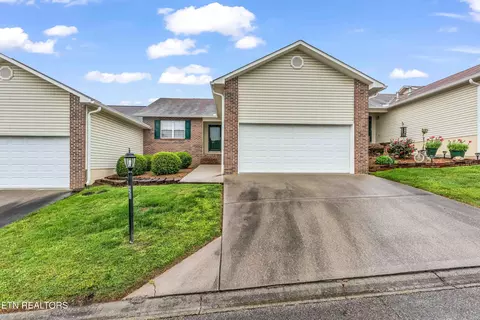 450 Executive Meadows Dr, Lenoir City, TN 37771