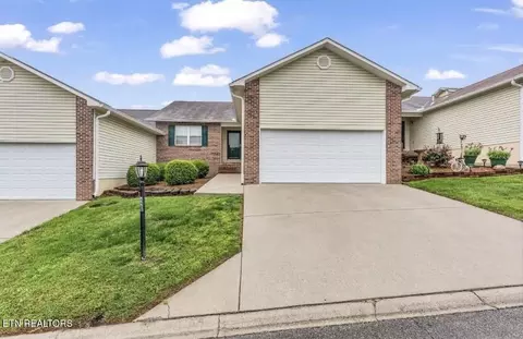 450 Executive Meadows Dr, Lenoir City, TN 37771