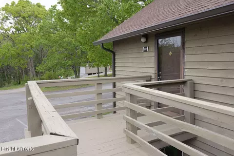 391 Moytoy Rd #202, Crab Orchard, TN 37723