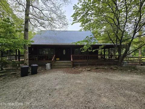 270 Maggie Valley Dr, Jamestown, TN 38556