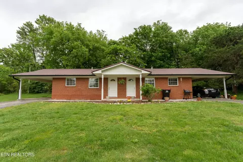 2182 Lakeview Rd, Lenoir City, TN 37772