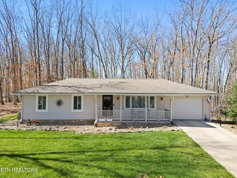 251 Lakewood Dr, Crossville, TN 38558