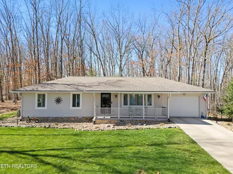 251 Lakewood Dr, Crossville, TN 38558
