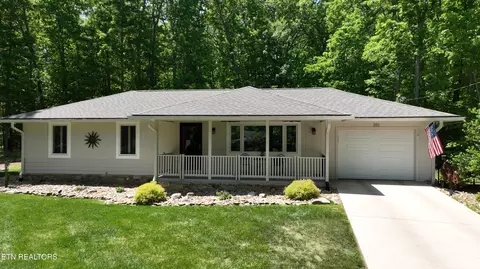 251 Lakewood Dr, Crossville, TN 38558