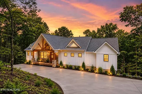 267 Lakemont Ln, Caryville, TN 37714