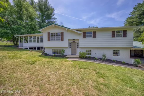 808 Williamson Chapel Rd, Maryville, TN 37801