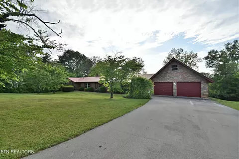 1614 Oak St, Loudon, TN 37774