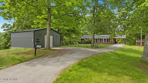 150 Turner Dr, Harriman, TN 37748