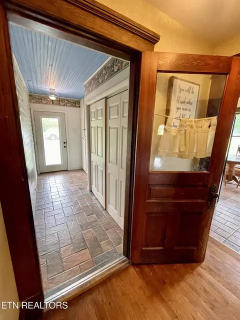 Entry Way - 7600 Corryton Rd, Corryton, TN 37721 photo 7 of 7