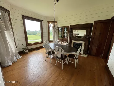 Dining - 7600 Corryton Rd, Corryton, TN 37721 photo 3 of 4
