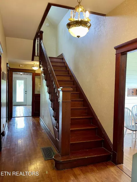 Entry Way - 7600 Corryton Rd, Corryton, TN 37721 photo 3 of 7
