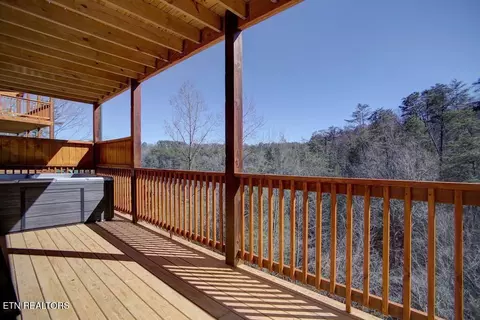 Exterior - 817 String Run Way, Pigeon Forge, TN 37863 photo 2 of 2