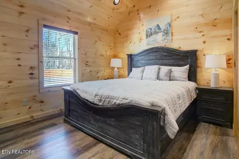 Bedroom - 817 String Run Way, Pigeon Forge, TN 37863 photo 6 of 13