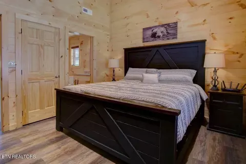 Bedroom - 817 String Run Way, Pigeon Forge, TN 37863 photo 11 of 13