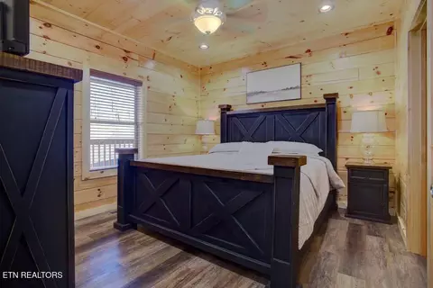 Bedroom - 817 String Run Way, Pigeon Forge, TN 37863 photo 10 of 13
