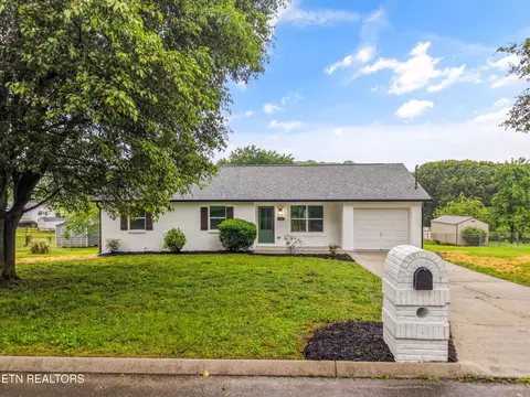 460 Anchor Dr, Lenoir City, TN 37771