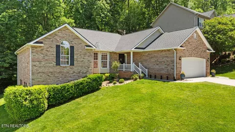 2124 Elm Grove Ln, Knoxville, TN 37932