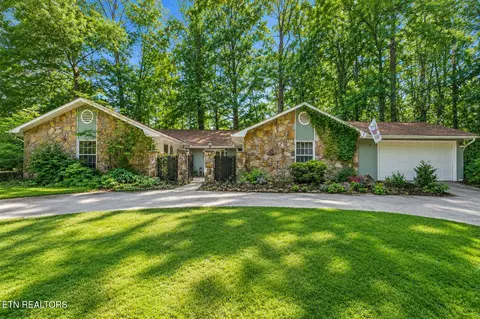 7941 Castlecomb Rd, Powell, TN 37849
