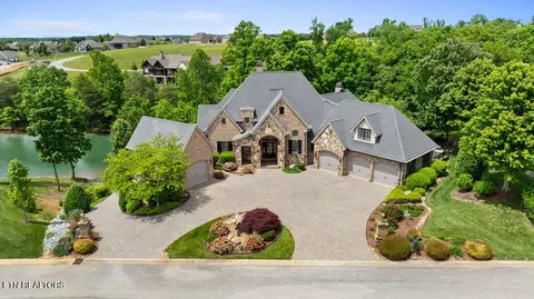 972 Taffrail Dr, Lenoir City, TN 37772