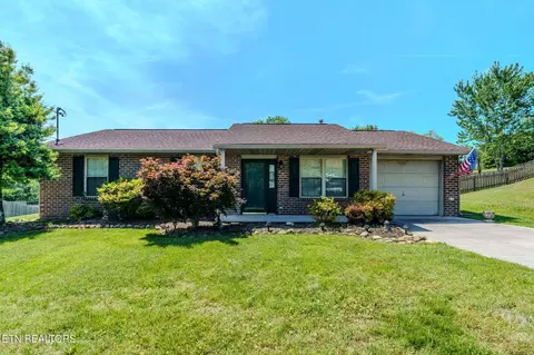 2148 Tuscany Gardens Dr, Powell, TN 37849
