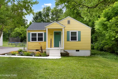 3330 Skyline Dr, Knoxville, TN 37914