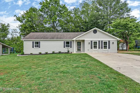 32 Rhododendron Cir, Crossville, TN 38555
