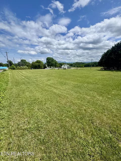 Highway 139, Dandridge, TN 37725