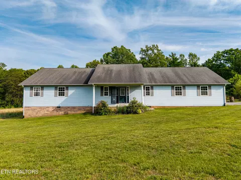 1038 Reagan Valley Rd, Tellico Plains, TN 37385