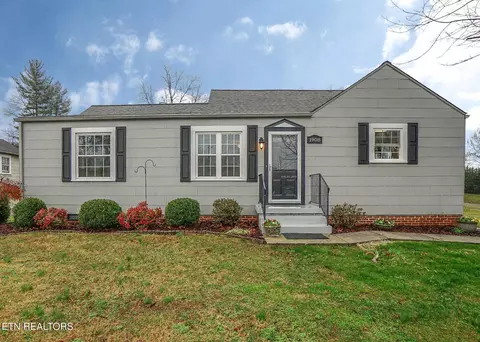 1908 Sevierville Rd, Maryville, TN 37804