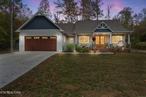 715 Half Moon Shores Dr, Ten Mile, TN 37880