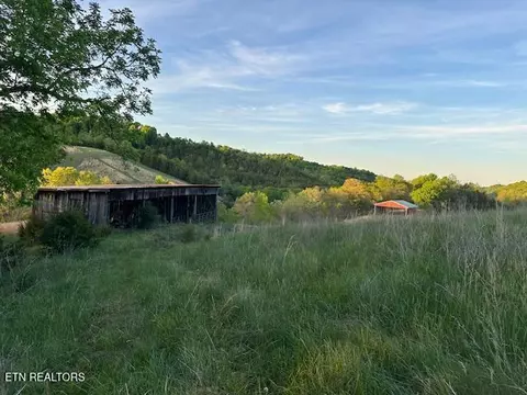 425 Airport Rd, Bybee, TN 37713