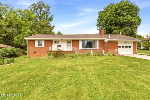 311 Woodhaven Ln, Clinton, TN 37716