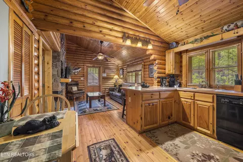 165 Smoky Mountain Way, Sevierville, TN 37876