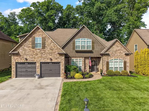 1155 Front Royal Ln, Knoxville, TN 37922