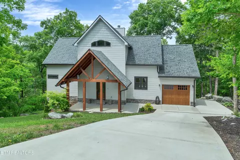 134 Fairway Cir, Townsend, TN 37882