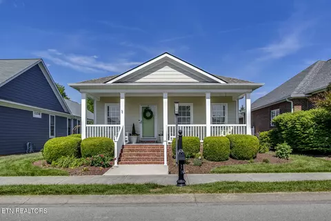 107 Liberty Ct, Oak Ridge, TN 37830