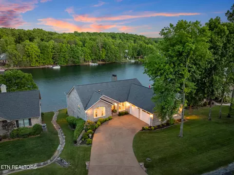 150 Motthaven Dr, Crossville, TN 38558