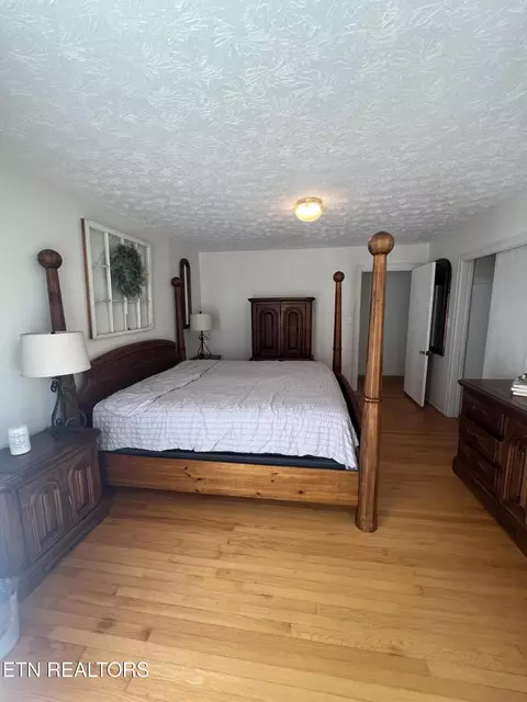 Bedroom - 342 Vine Ave, Oneida, TN 37841 photo 3 of 6