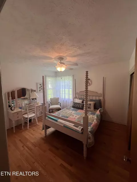 Bedroom - 342 Vine Ave, Oneida, TN 37841 photo 4 of 6